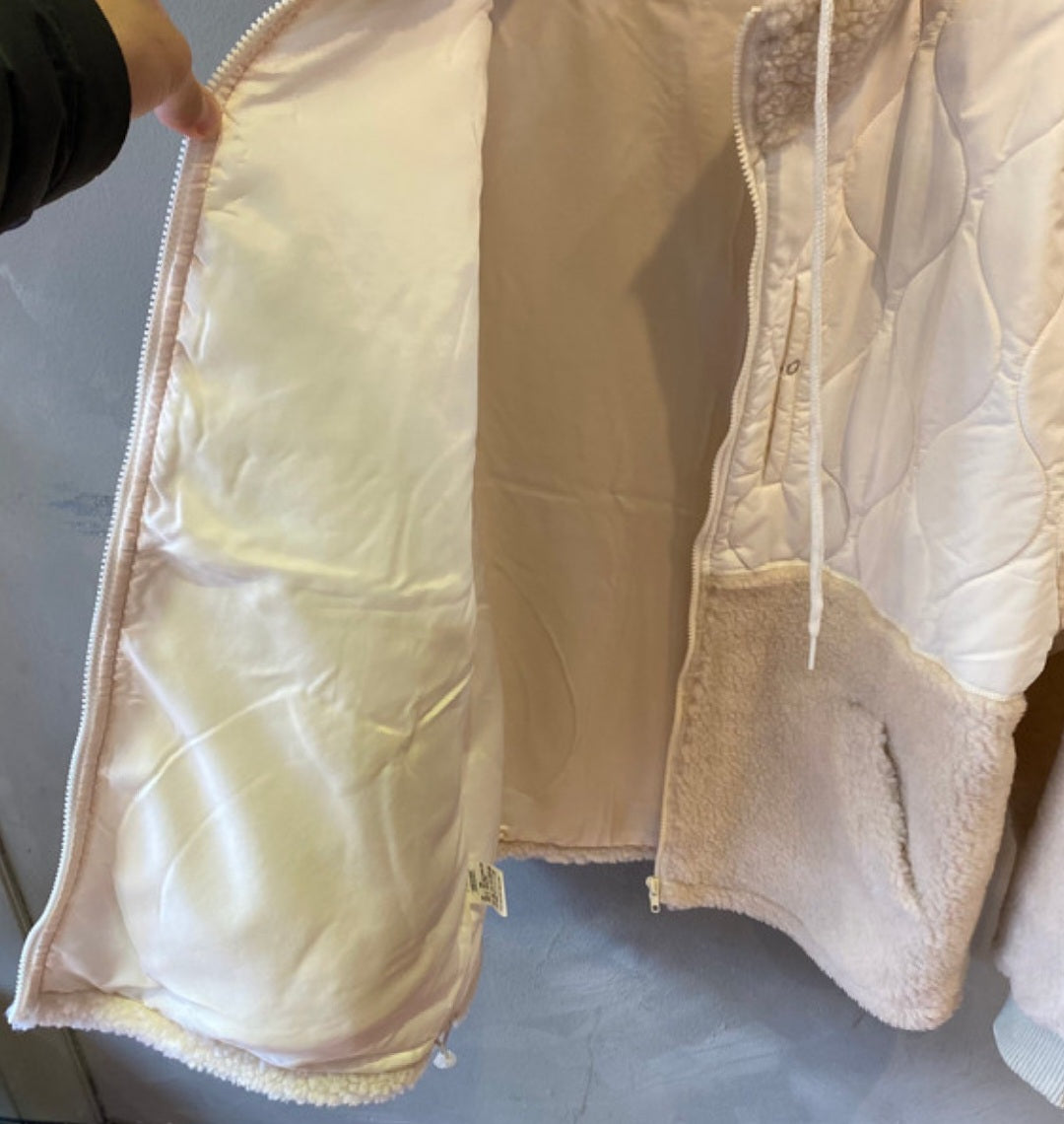 양털 배색 후드패딩