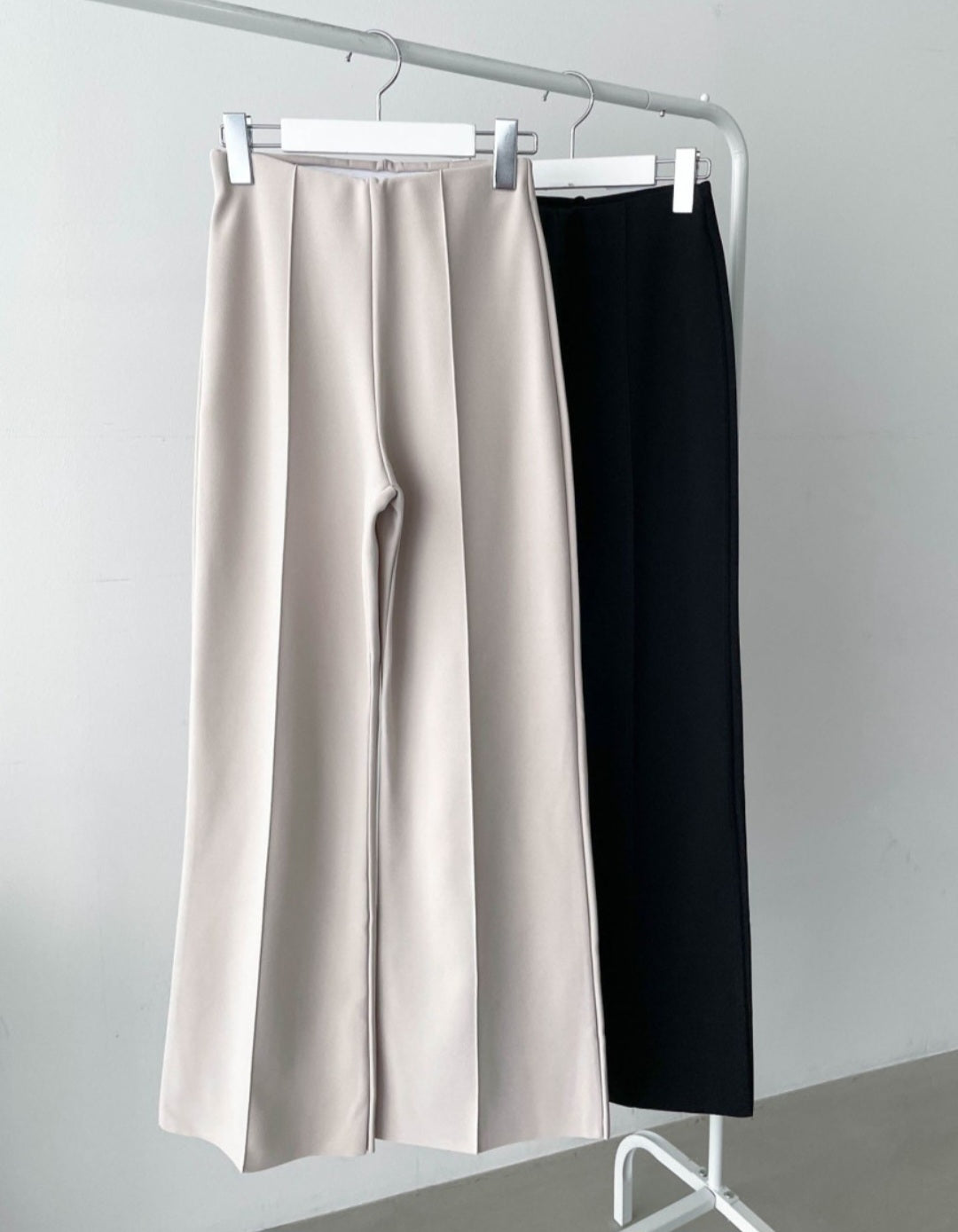 핀턱 와이드 하이웨스트 밴딩팬츠