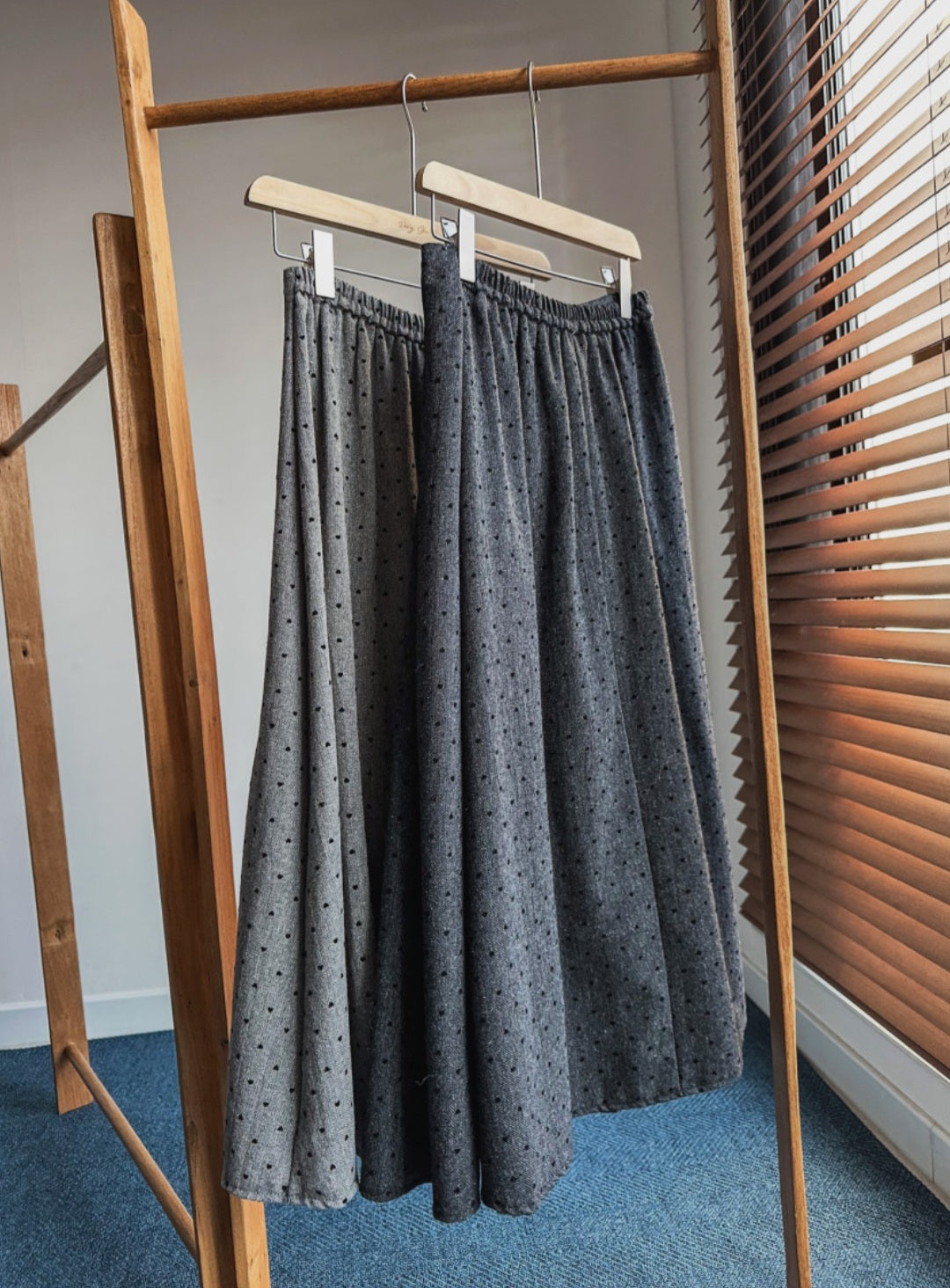 도트패턴 A라인 주름 롱스커트
