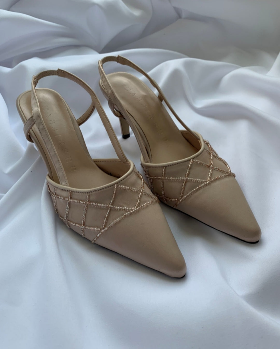 스틸레토 비즈 슬링백 힐