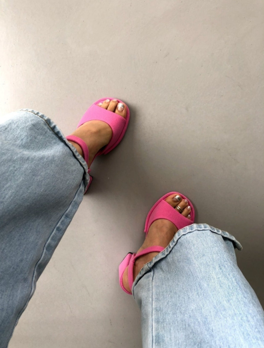 비비드 컬러 샌들 9cm