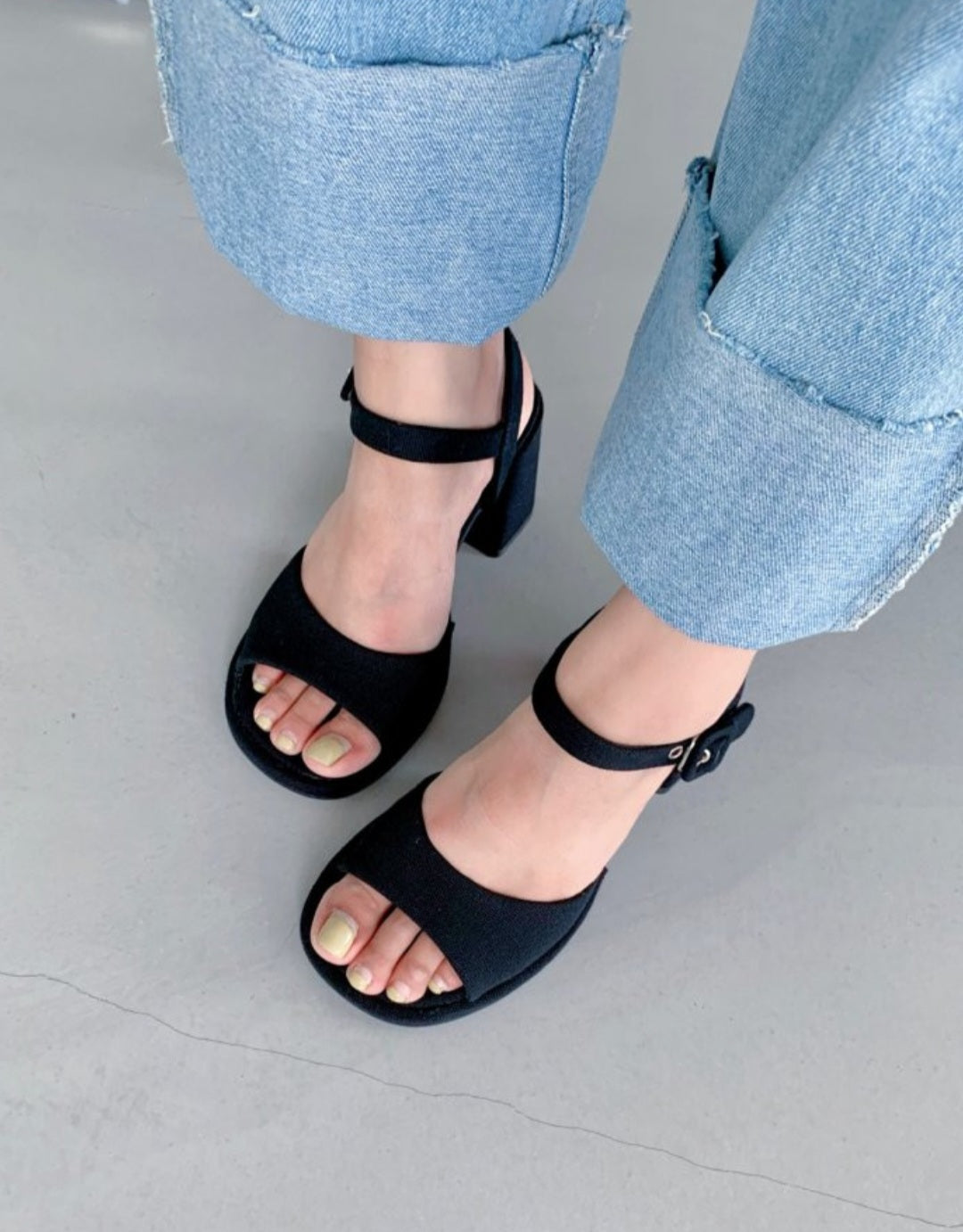비비드 컬러 샌들 9cm
