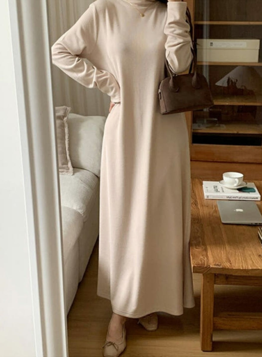 터들넥 루즈핏 니트 롱 원피스