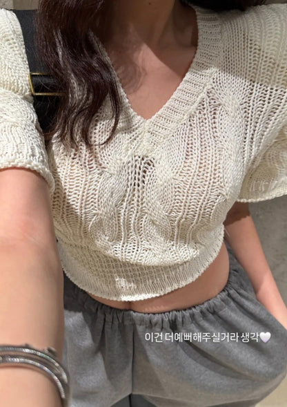 ☀️꽈배기 브이 니트