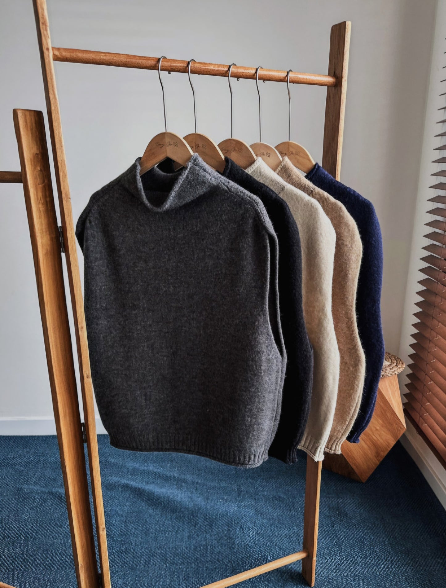 (NEW) 돌돌이 반폴라 니트조끼