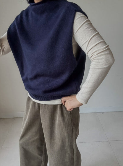 (NEW) 돌돌이 반폴라 니트조끼