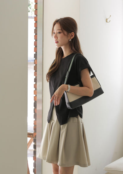 ⭐️ 앞트임 포인트 라운드T [2size]