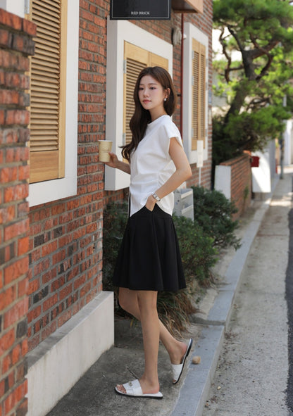 ⭐️ 앞트임 포인트 라운드T [2size]