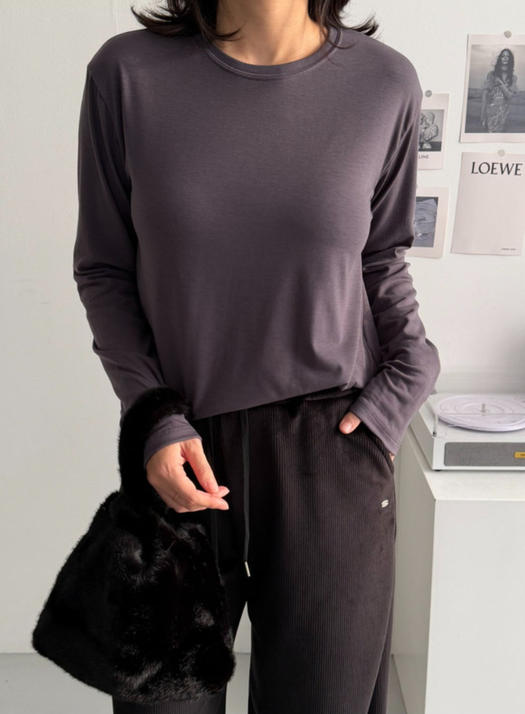 (1+1) 하루종일 따숩 텐션기모 라운드티