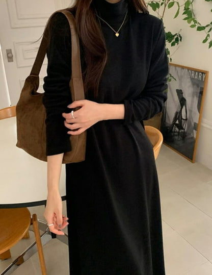 터들넥 루즈핏 니트 롱 원피스