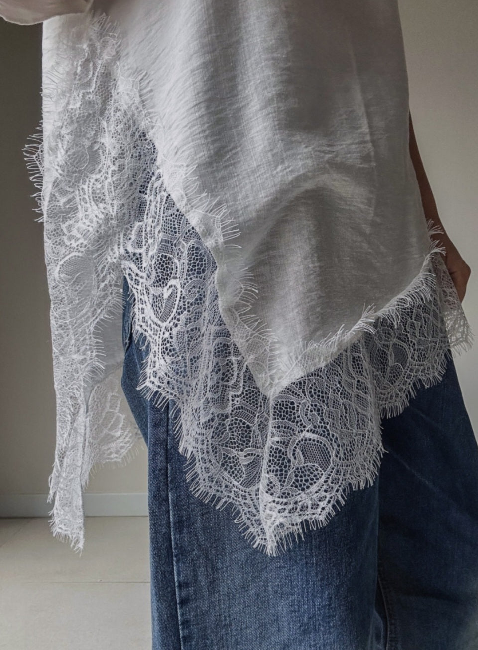 ⏩️언발 레이스 반팔 티셔츠