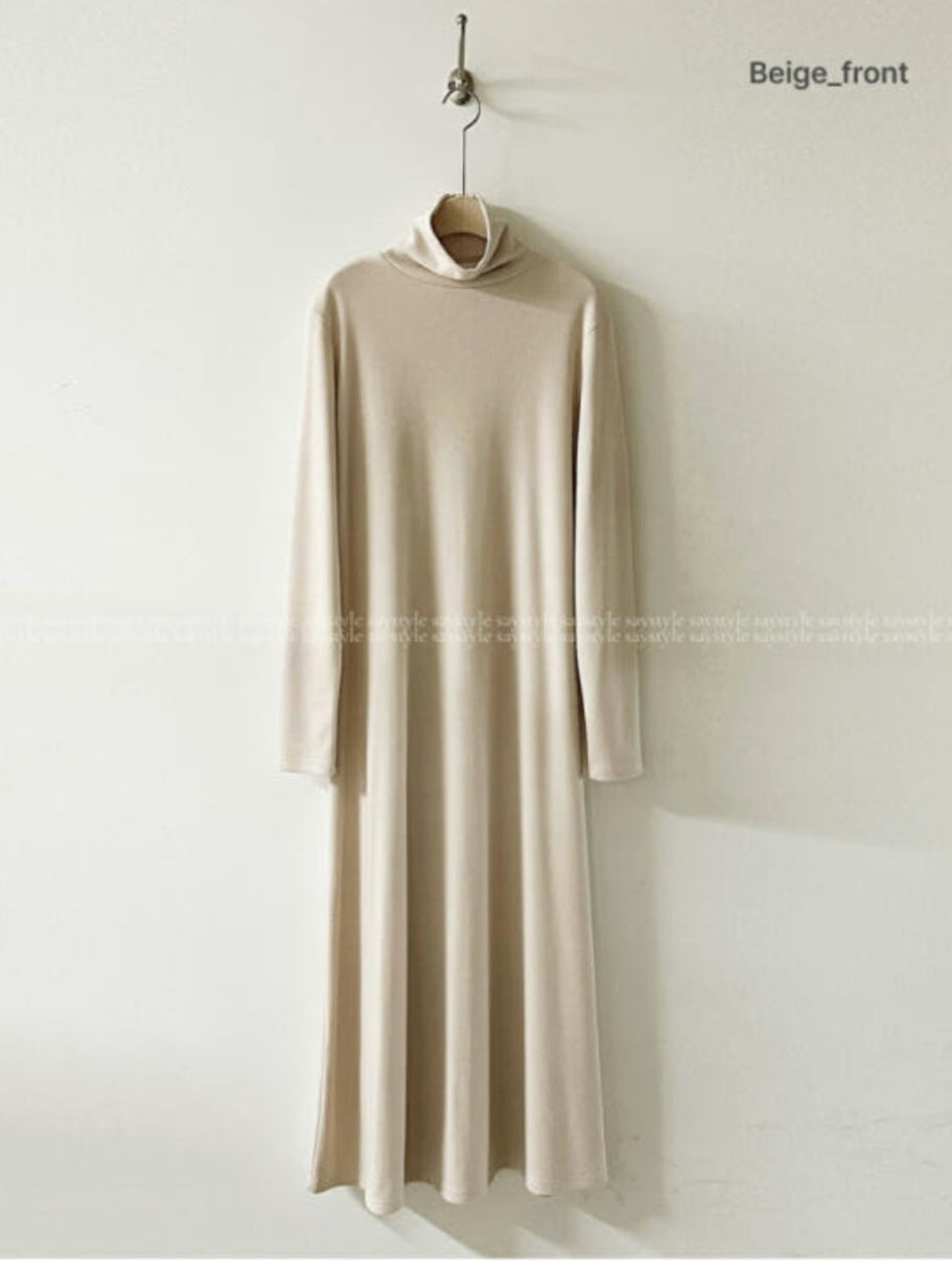 터들넥 루즈핏 니트 롱 원피스