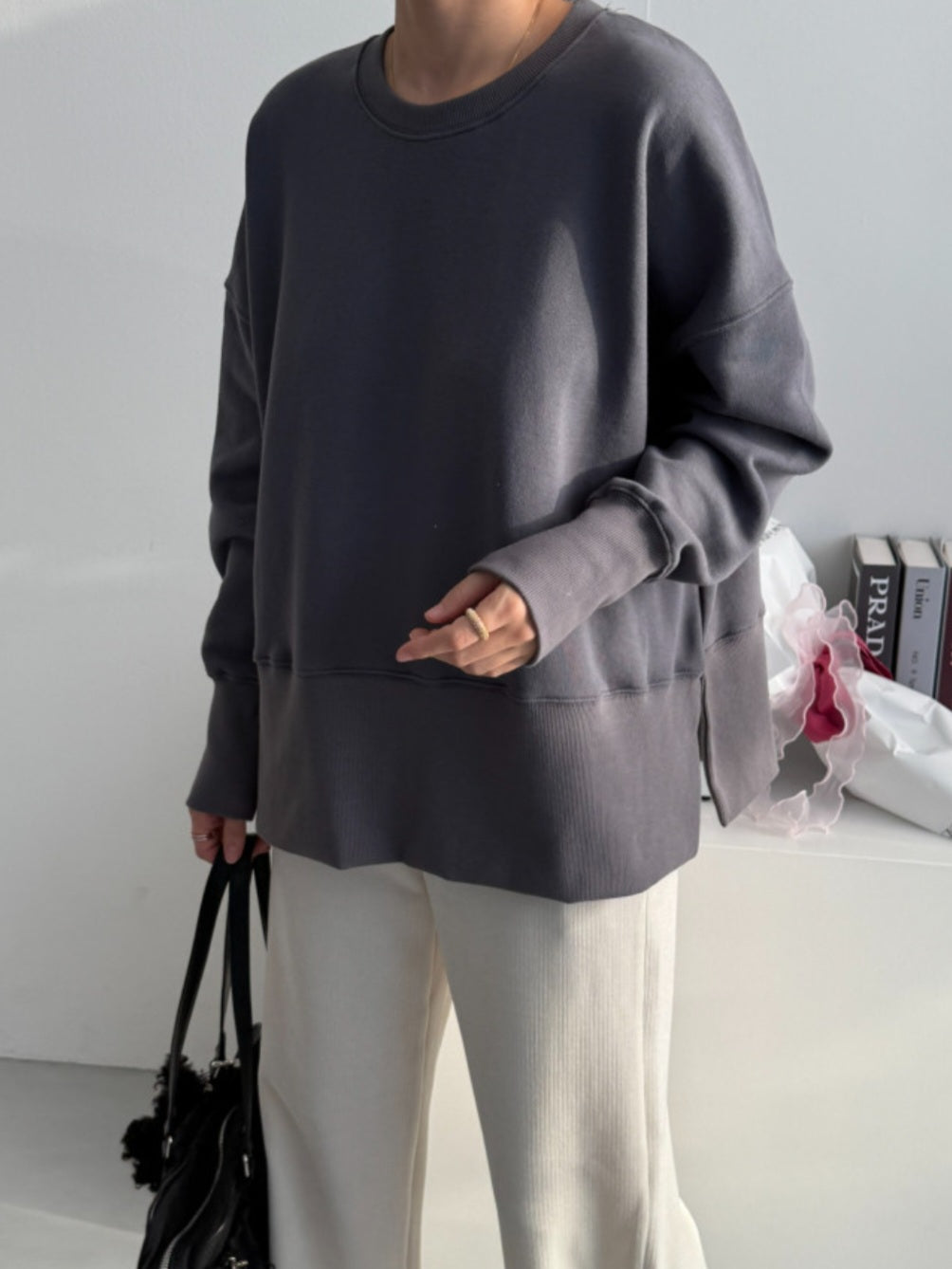 시보리 트임 맨투맨