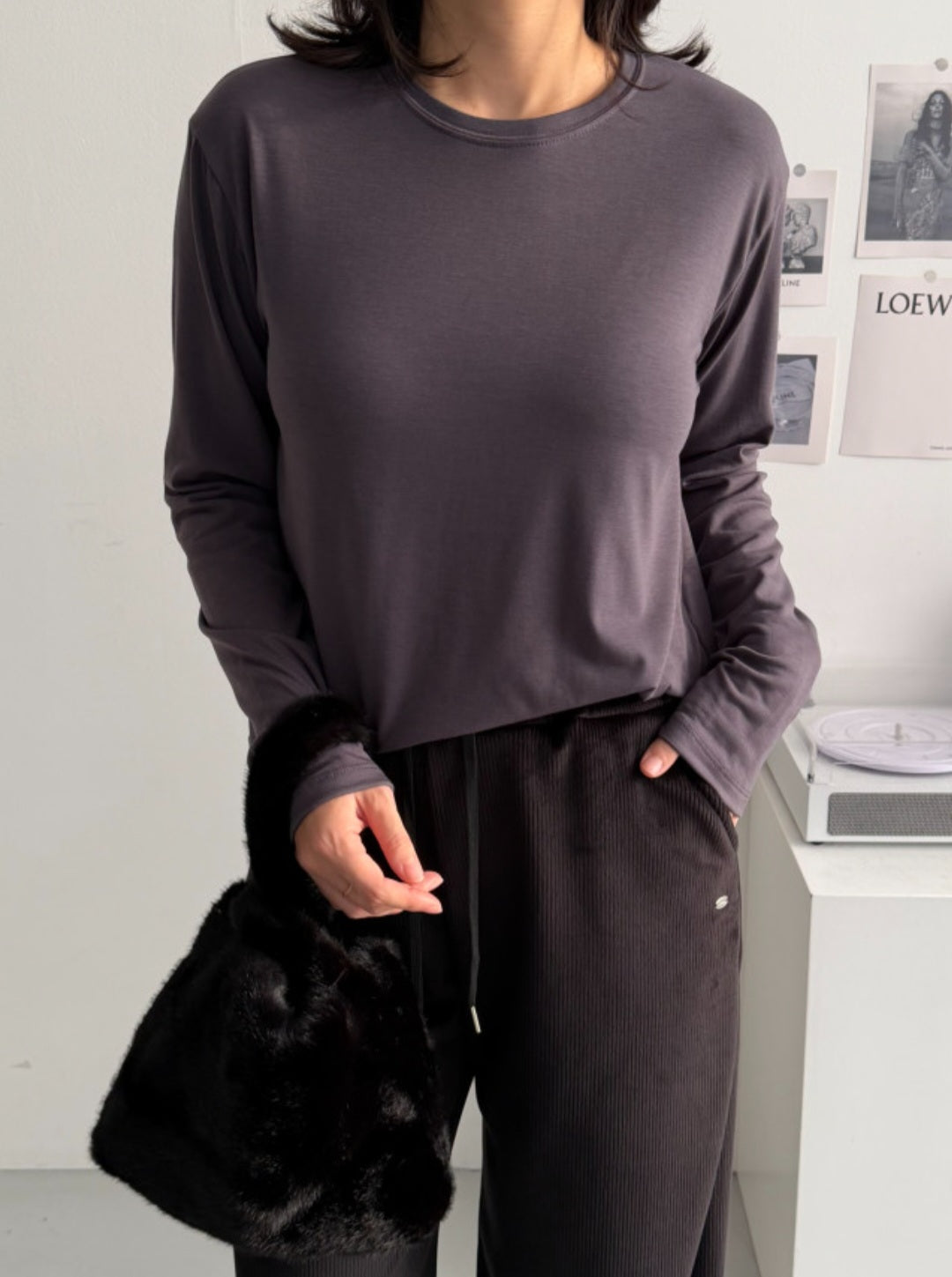 (1+1) 하루종일 따숩 텐션기모 라운드티