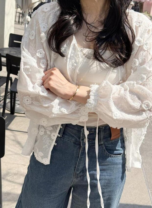 레이스 블라우스