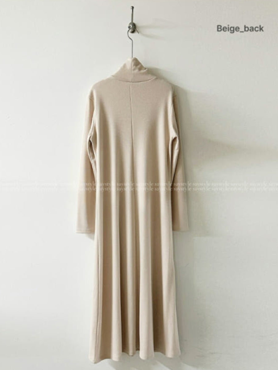 터들넥 루즈핏 니트 롱 원피스